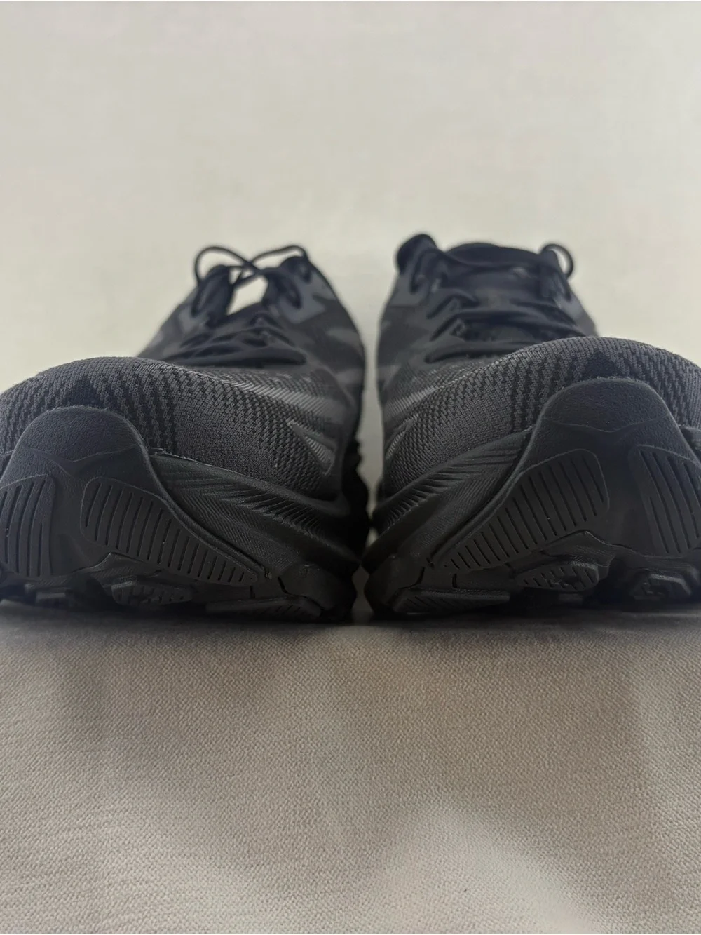 Hoka Clifton 9 Men's All-Black Athletic Running Shoes size 15D NEW